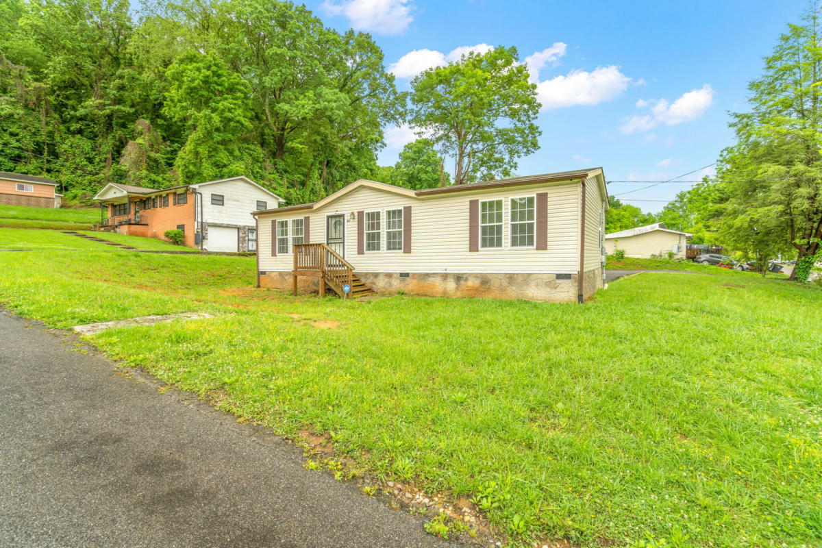 401 MEADOW VIEW RD, KNOXVILLE, TN 37914, photo 1 of 28